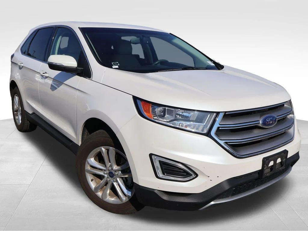 Used 2015 White Platinum Clearcoat Metallic Ford SEL image 12