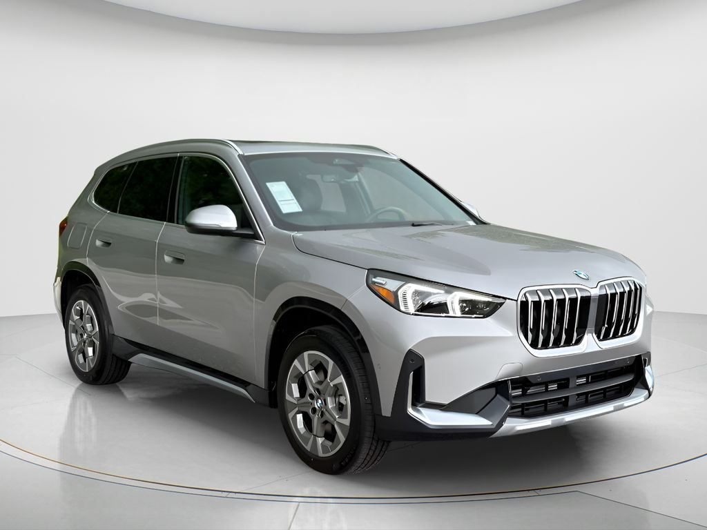 New 2026 Space Silver Metallic BMW xDrive28i image 3
