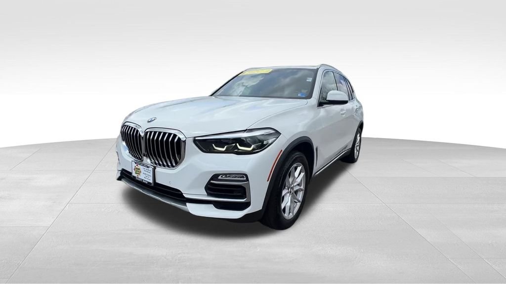 Used 2021 White BMW sDrive40i image 12
