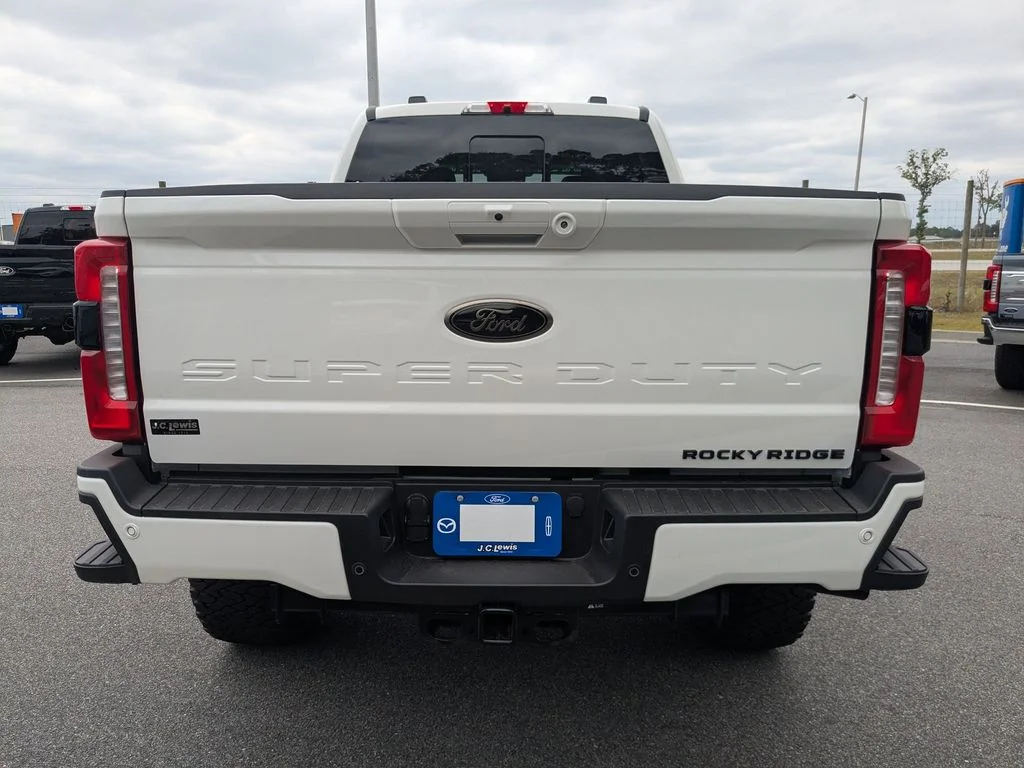 New 2026 Star White Metallic Tri-Coat Ford Lariat image 5