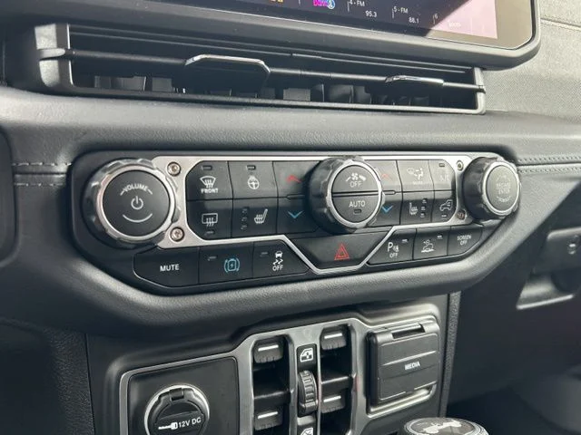 2025 Jeep Wrangler 4xe Sahara 4XE - Photo 42