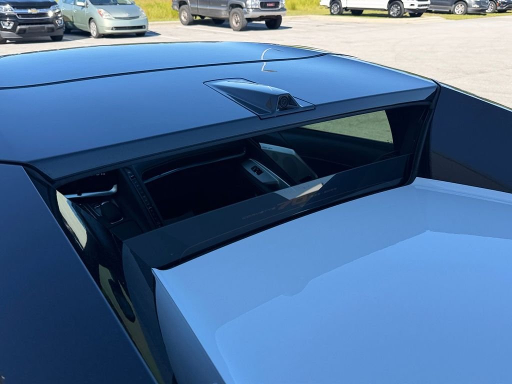 Used 2023 White Chevrolet Stingray image 19