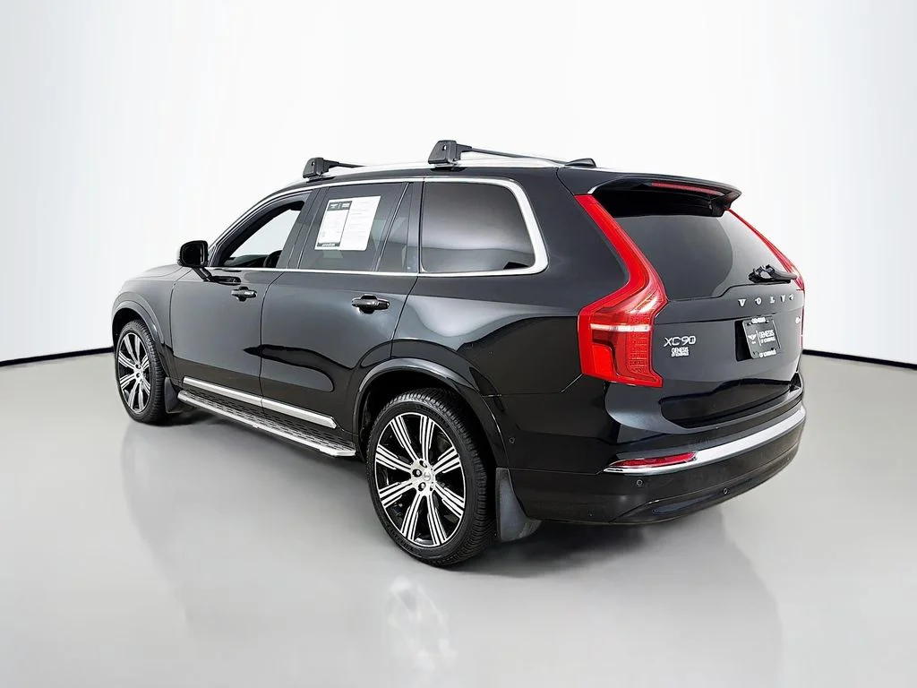 Used 2023 Onyx Black Metallic Volvo Ultimate image 5