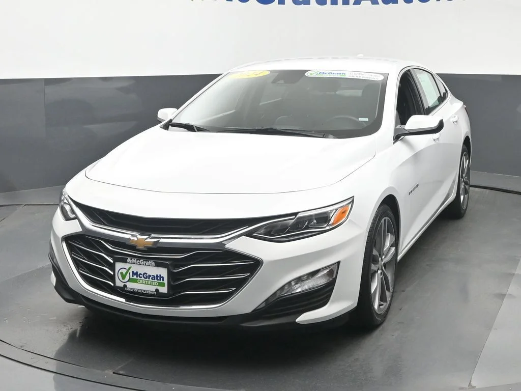 Used 2024 White Chevrolet LT image 21