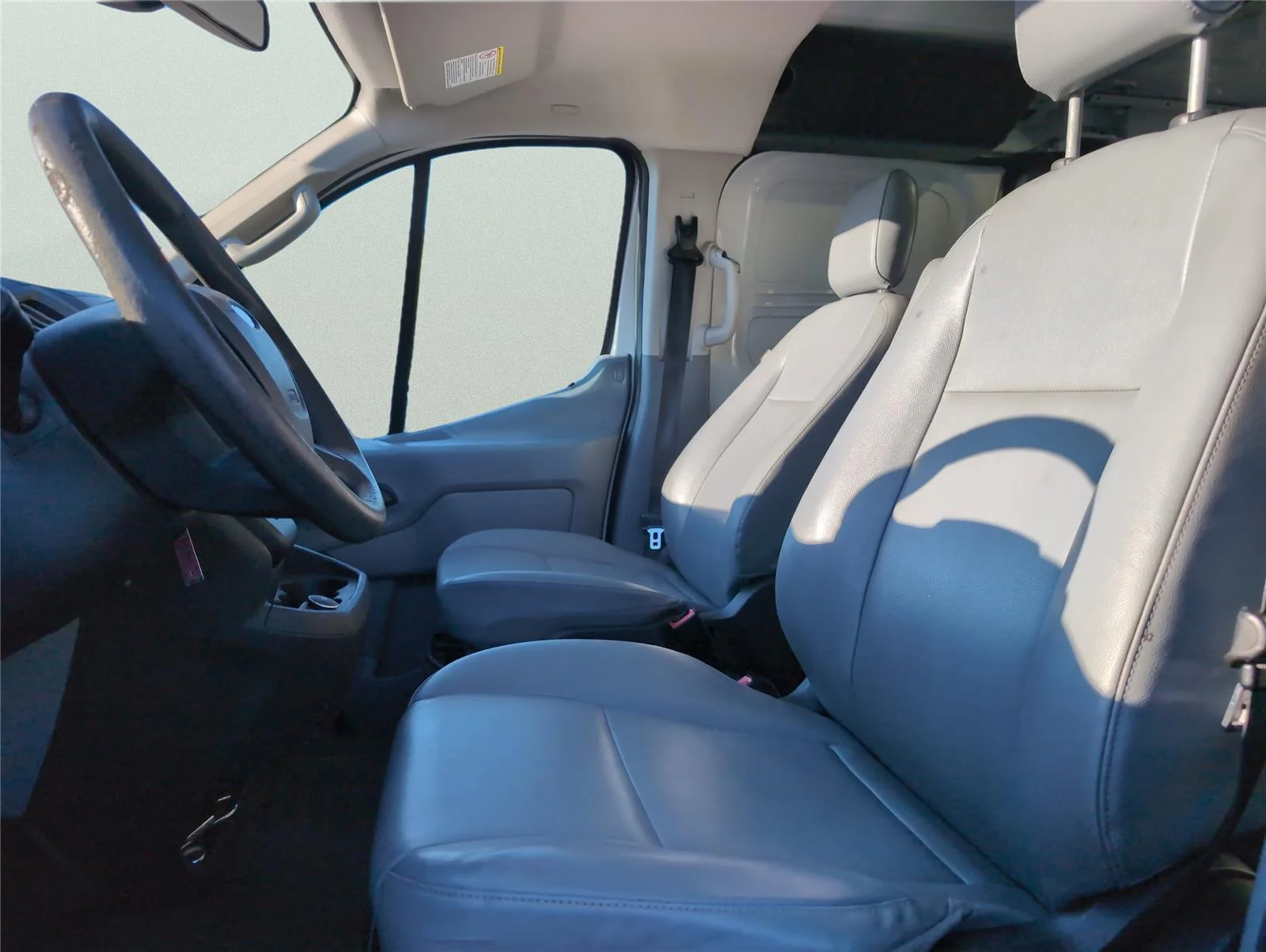 Used 2017 Oxford White Ford T-250 130 Low Rf 9000 GVWR Swing-Out RH Dr image 18