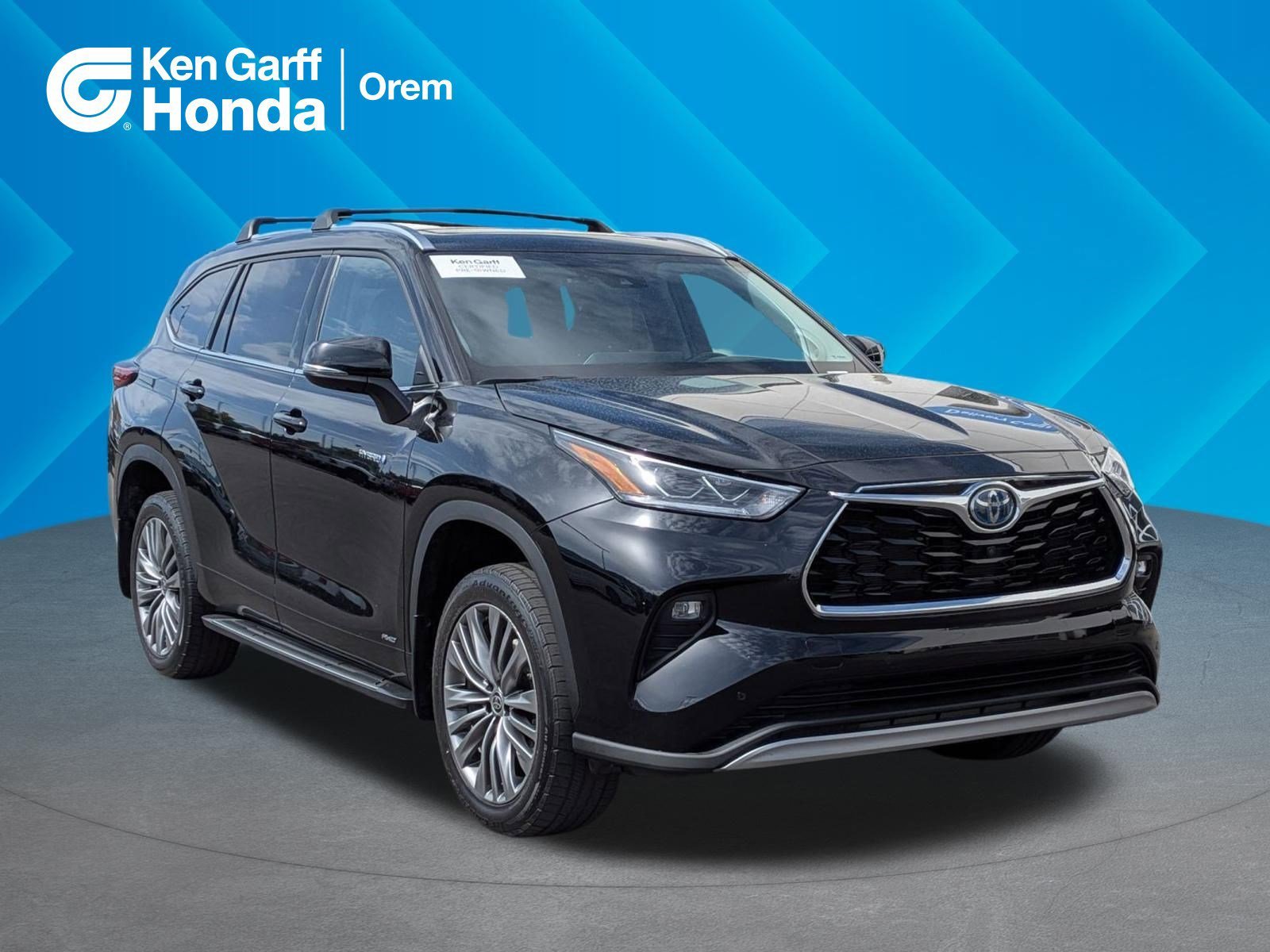 2021 Toyota Highlander Platinum Hybrid 4x4's photo
