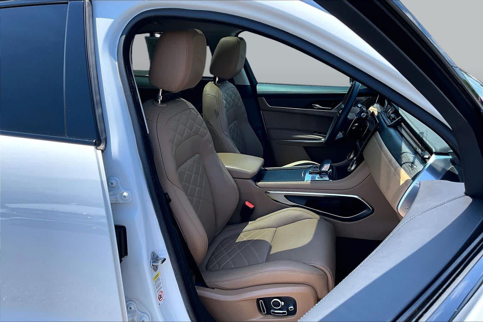 Used 2022 Fuji White Jaguar S image 8