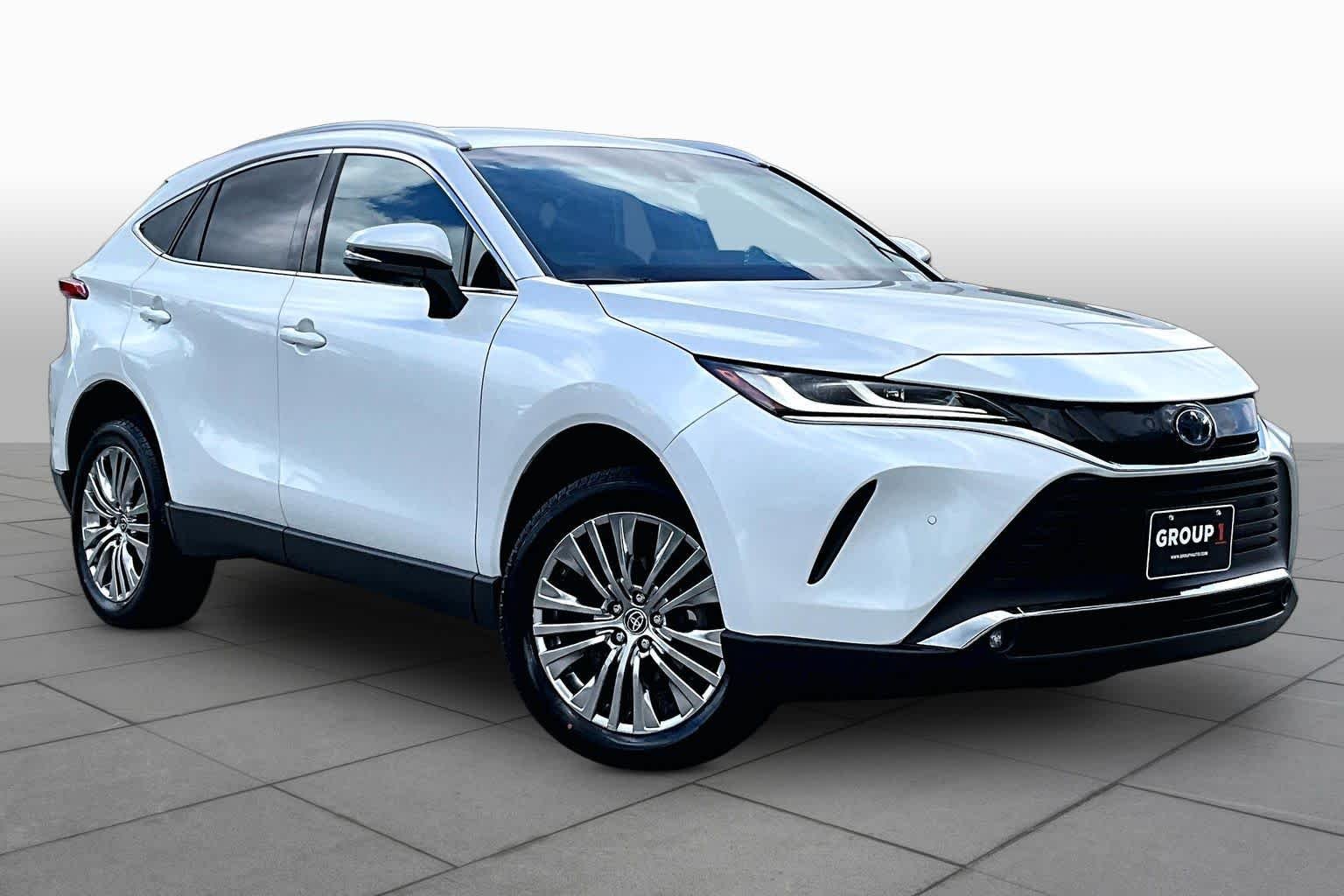 Used 2023 Wind Chill Pearl Toyota XLE image 3