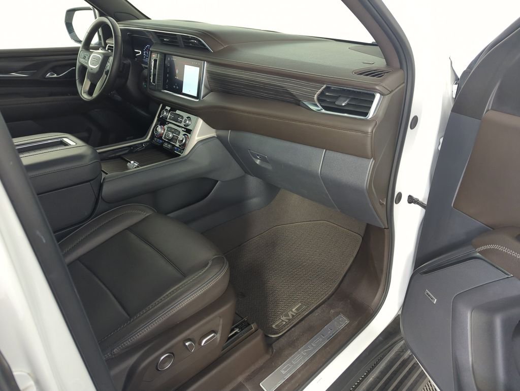 Used 2023 White GMC Denali image 37