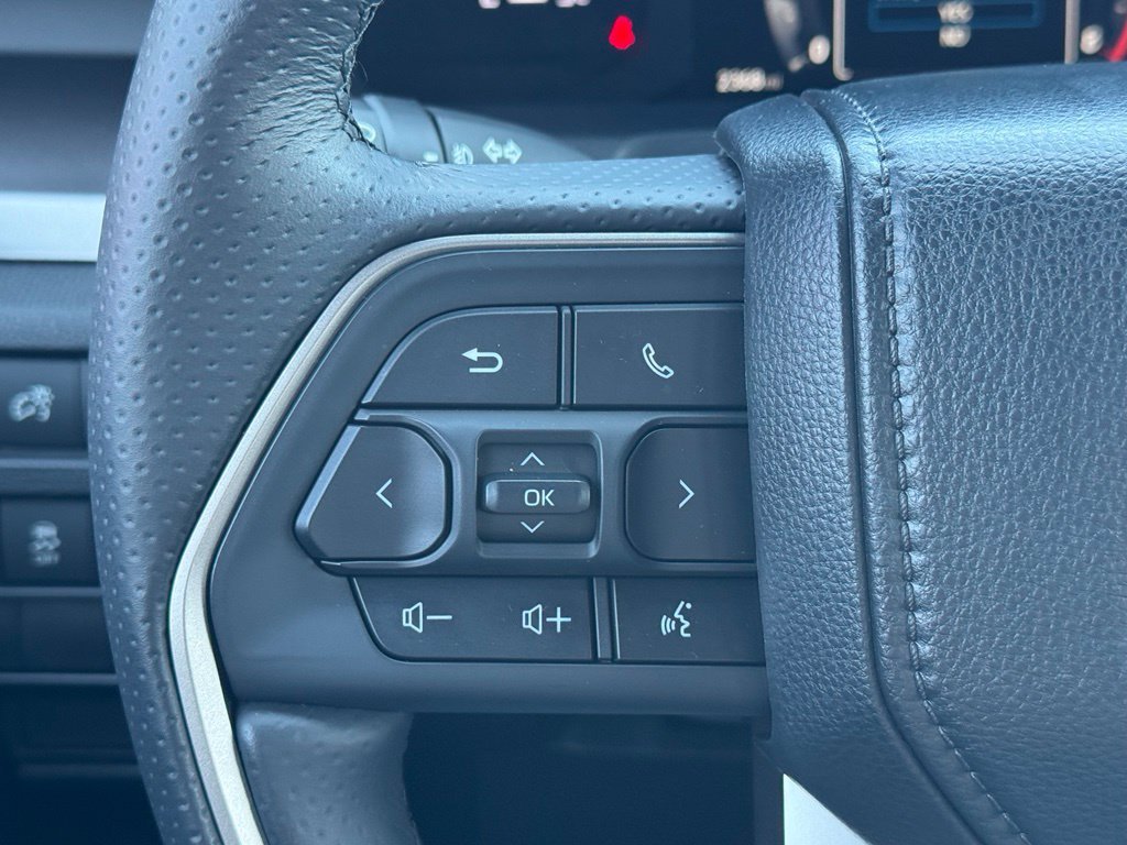 Used 2025  Toyota SR5 image 24