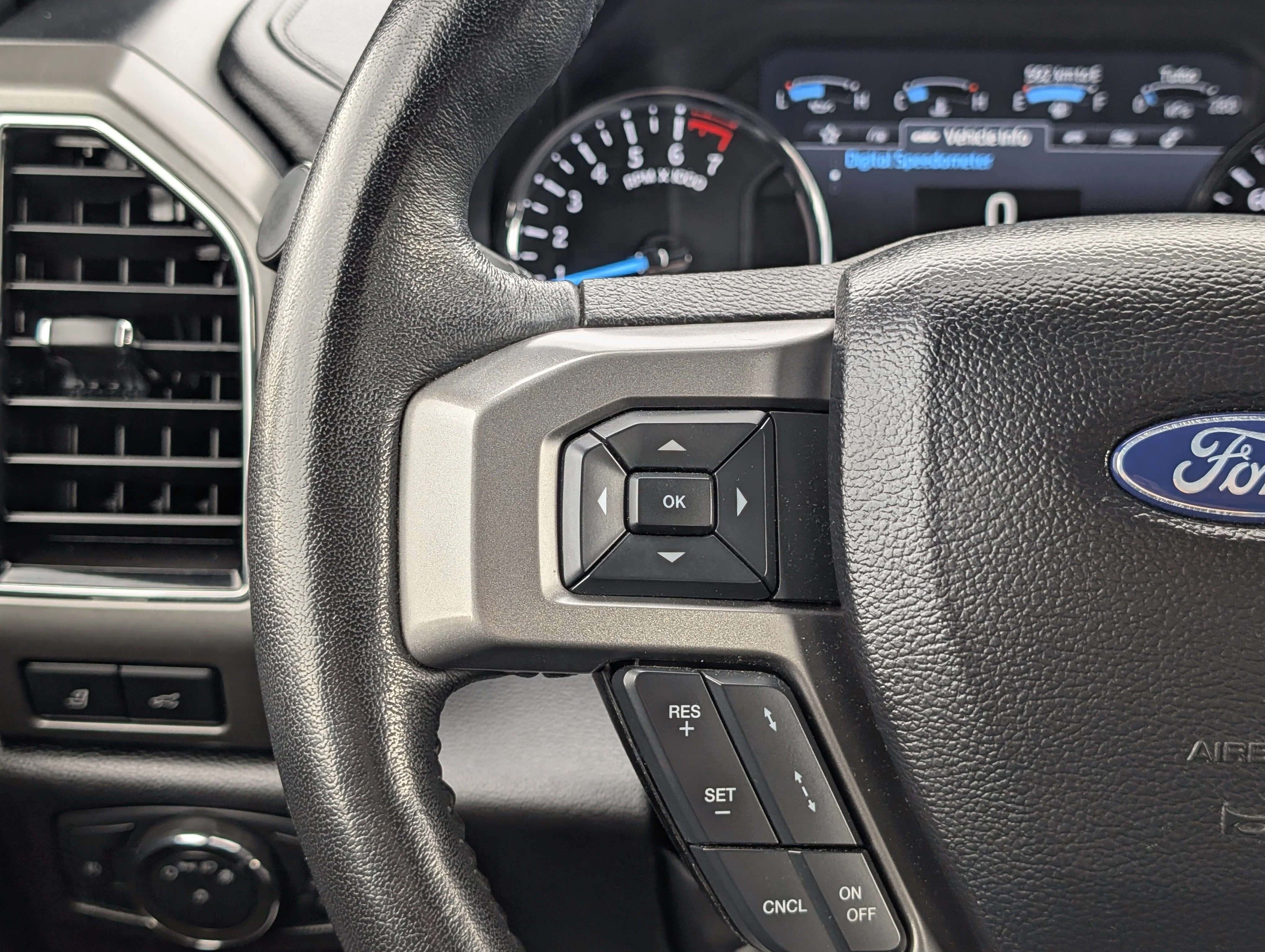 Used 2021 Agate Black Ford XLT image 25
