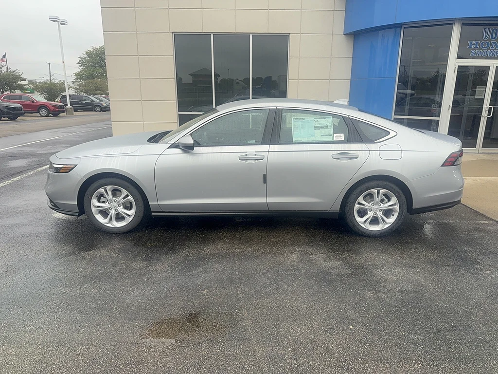 2026 Honda Accord Sedan LX, photo 8 of 12