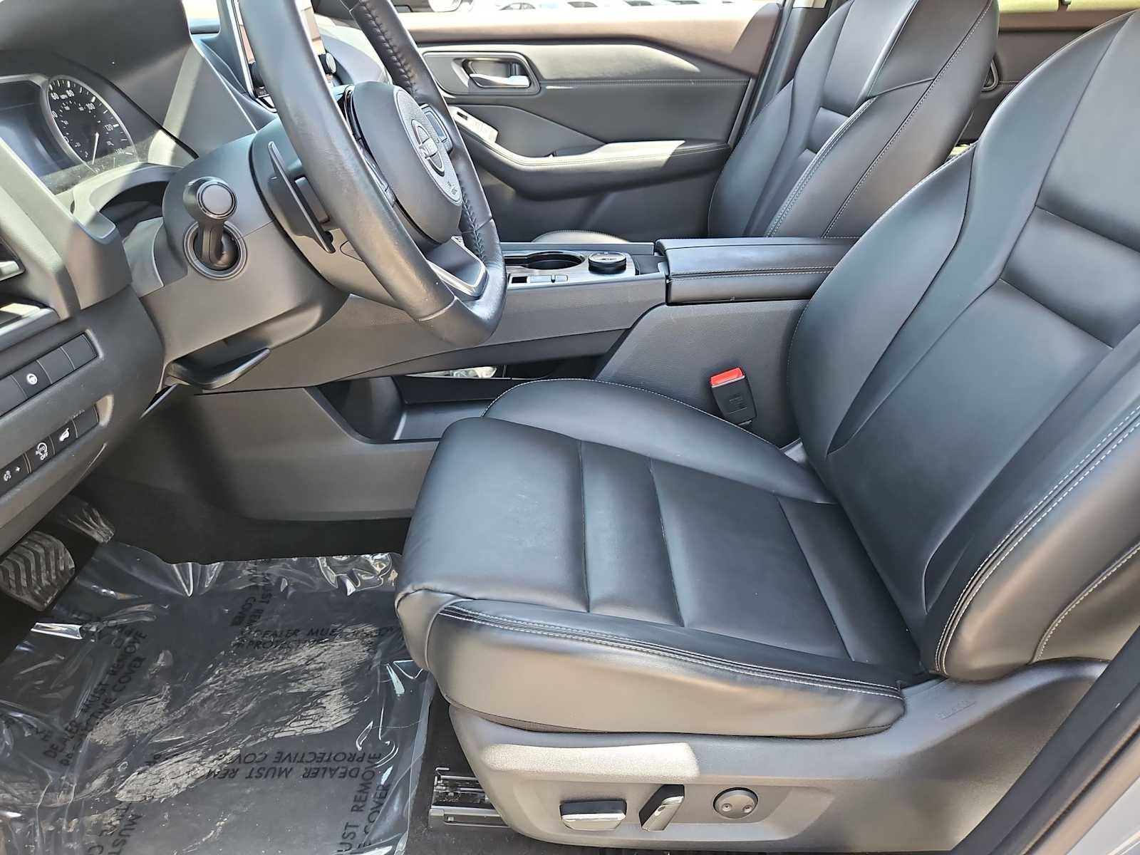 Used 2023 Boulder Gray Pearl/Super Black Nissan SV image 16