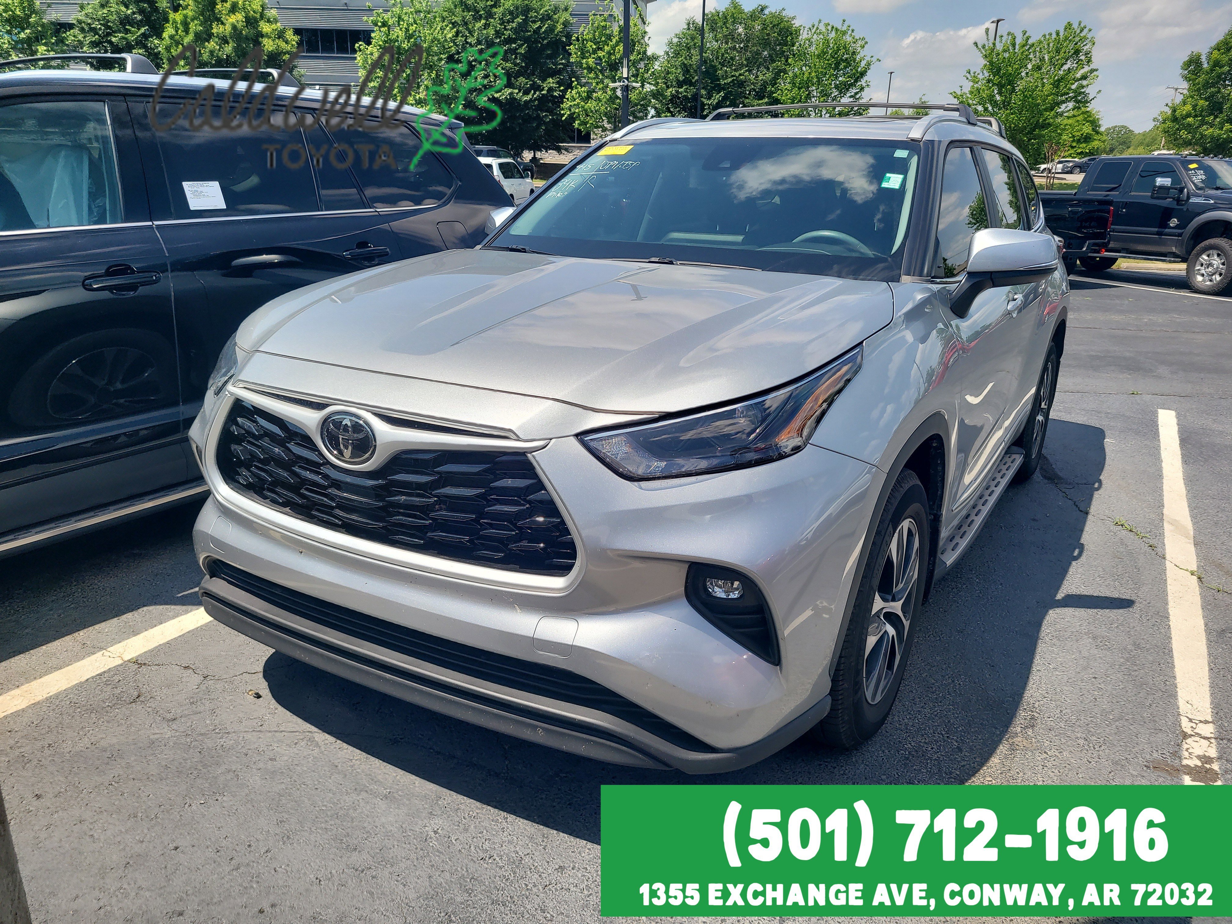 Celestial Silver Metallic 2023 Toyota Highlander XLE FWD SUV / Crossover Front-Wheel Drive