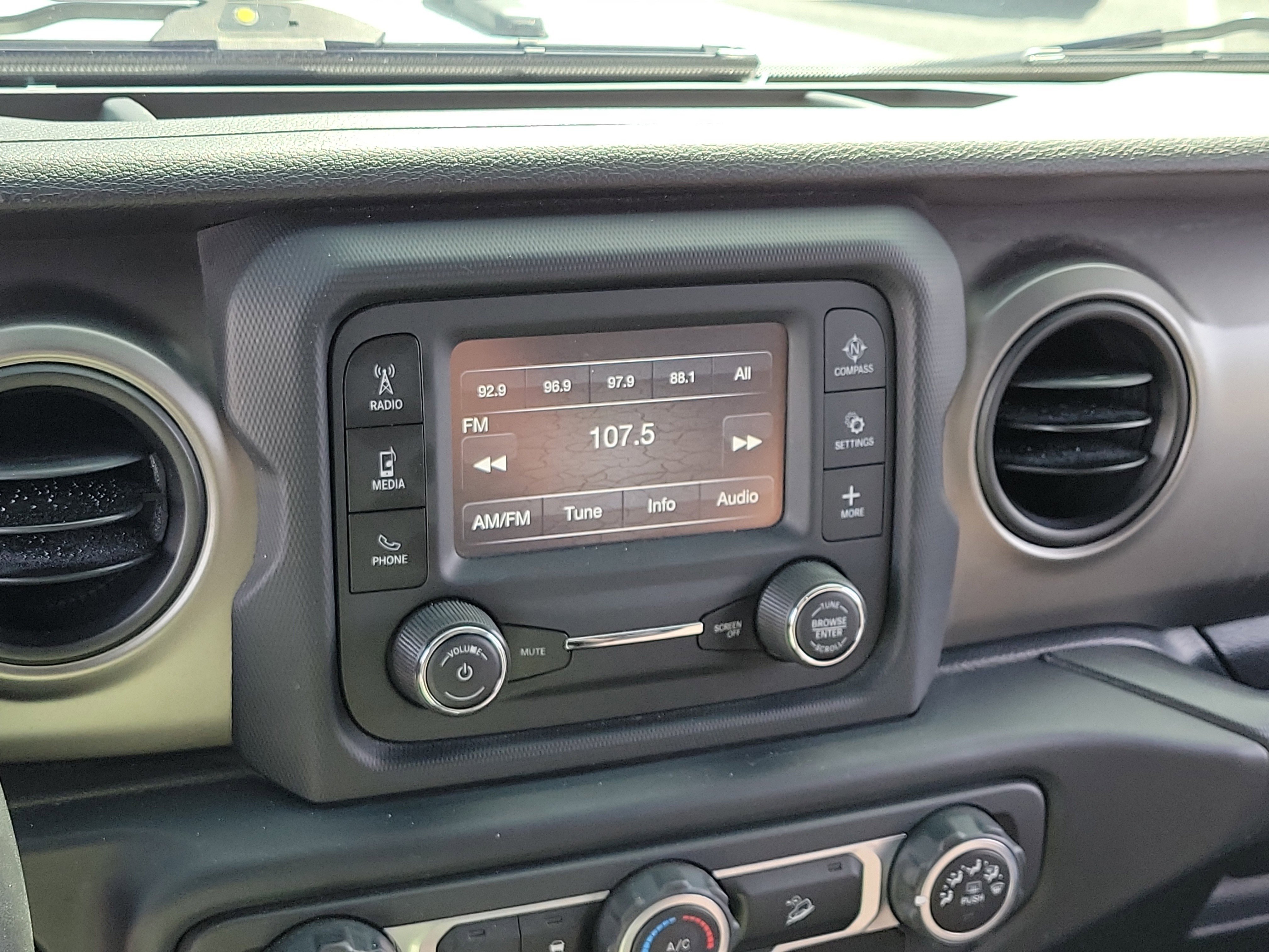 Used 2019 Bright White Clearcoat Jeep Unlimited Sport S image 27