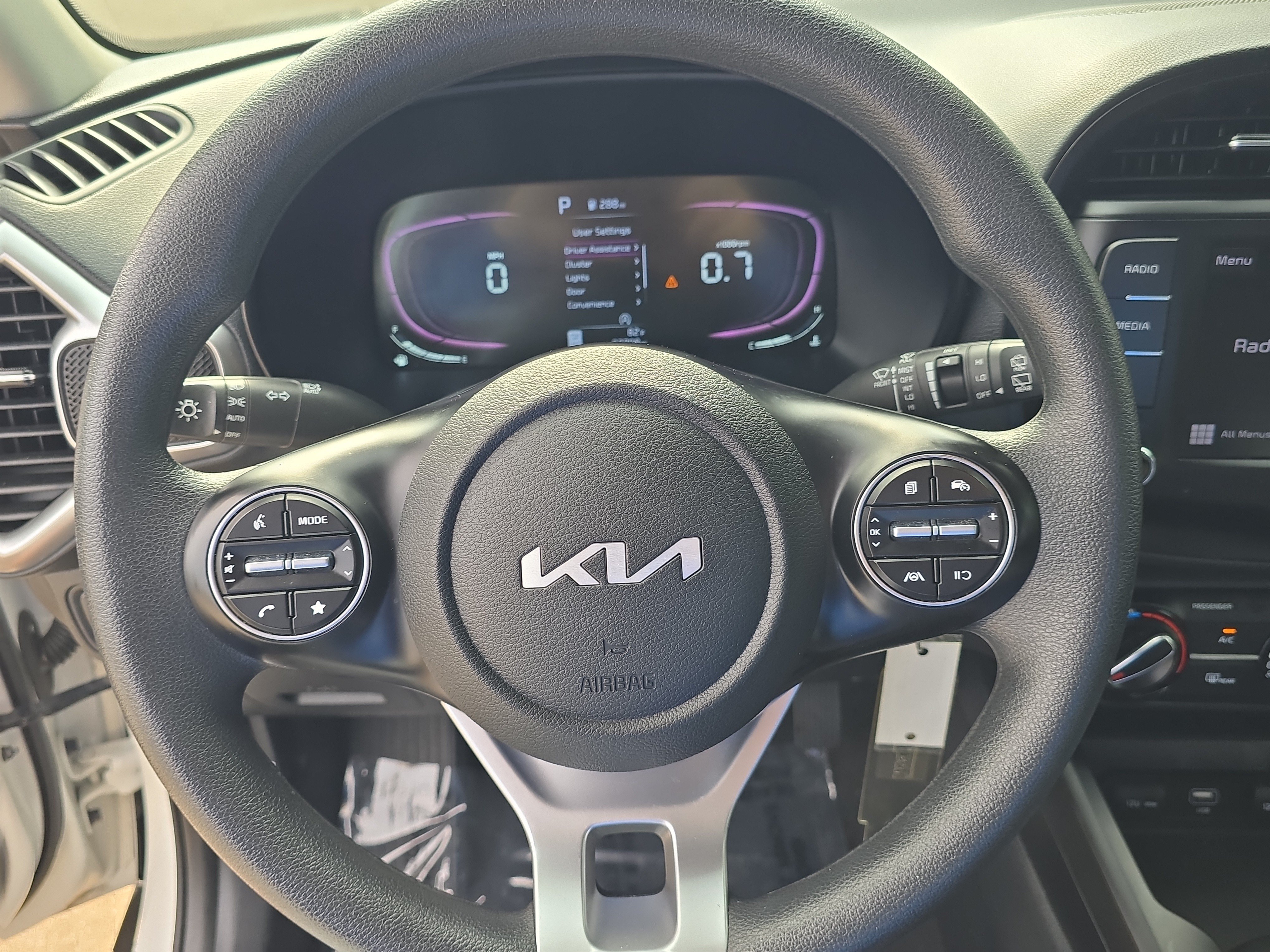 Used 2024 Snow White Pearl Kia LX image 27