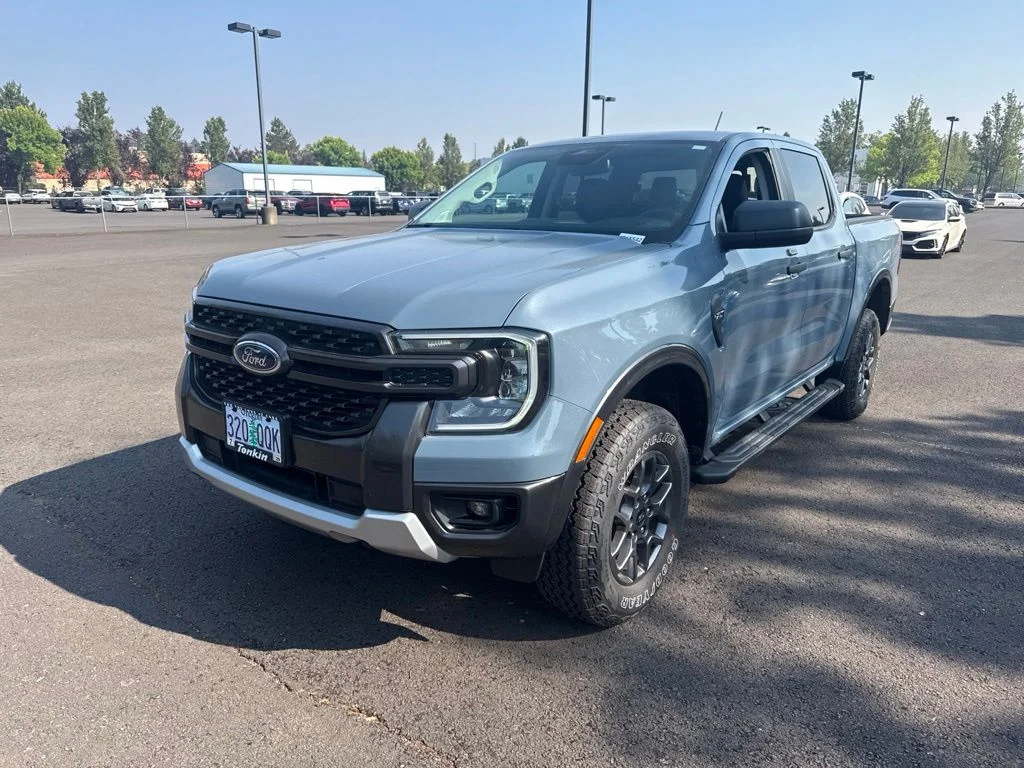Used 2024 Azure Gray Metallic Ford XLT image 3