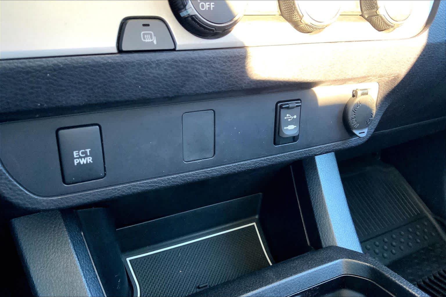 Used 2019 Super White Toyota SR image 33
