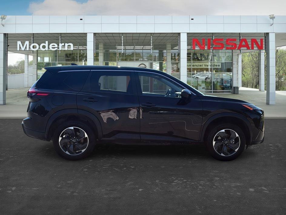Used 2025 Super Black Nissan SV image 6
