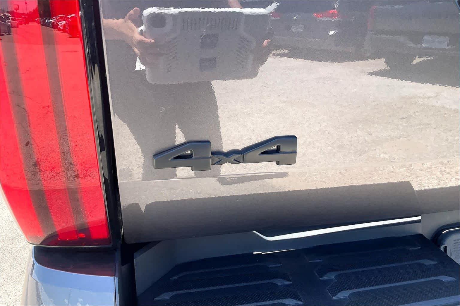 Used 2022 Magnetic Gray Metallic Toyota SR5 image 10
