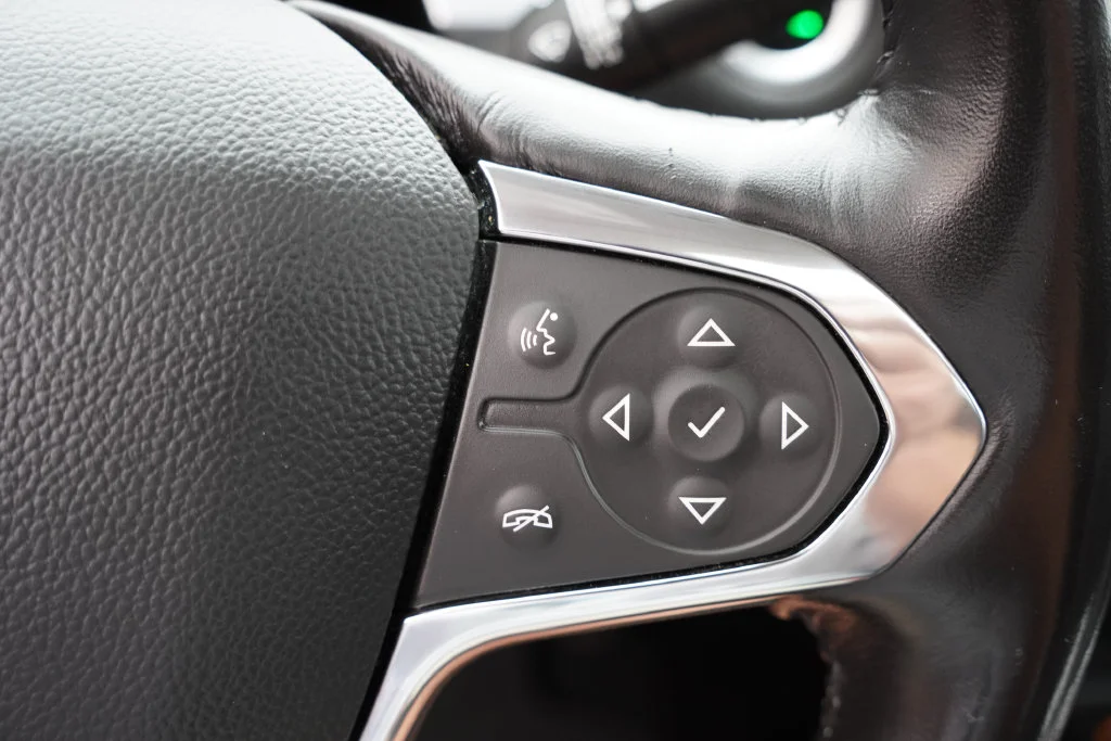 Certified Used 2019 Iridescent Pearl Tricoat Chevrolet Premier image 35