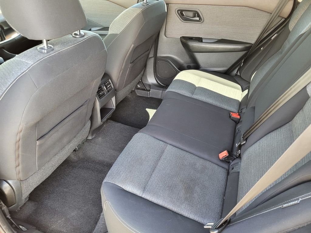 Used 2021 Red Nissan S image 12