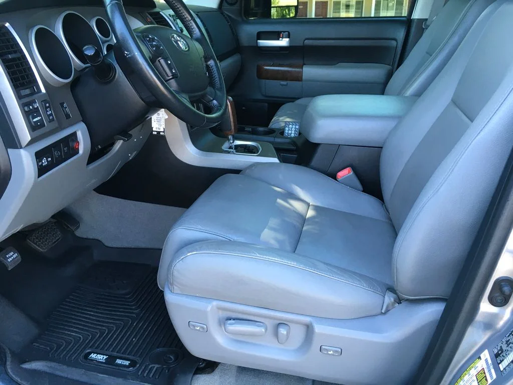 Used 2010 Silver Toyota Limited image 24