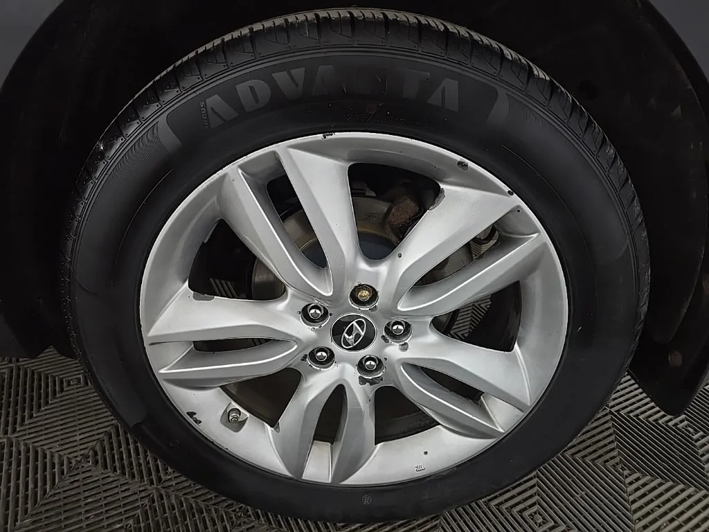 Used 2013 Gray Hyundai 2.0L Turbo image 13
