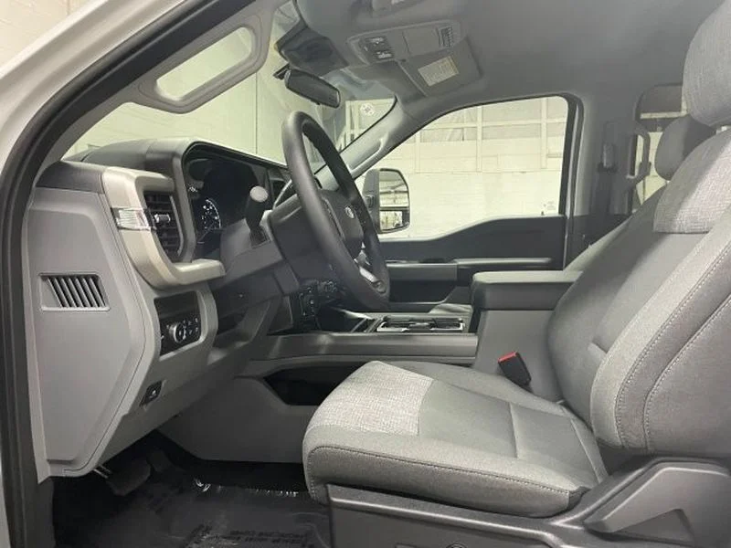 New 2026 Oxford White Ford F-350® XLT image 11