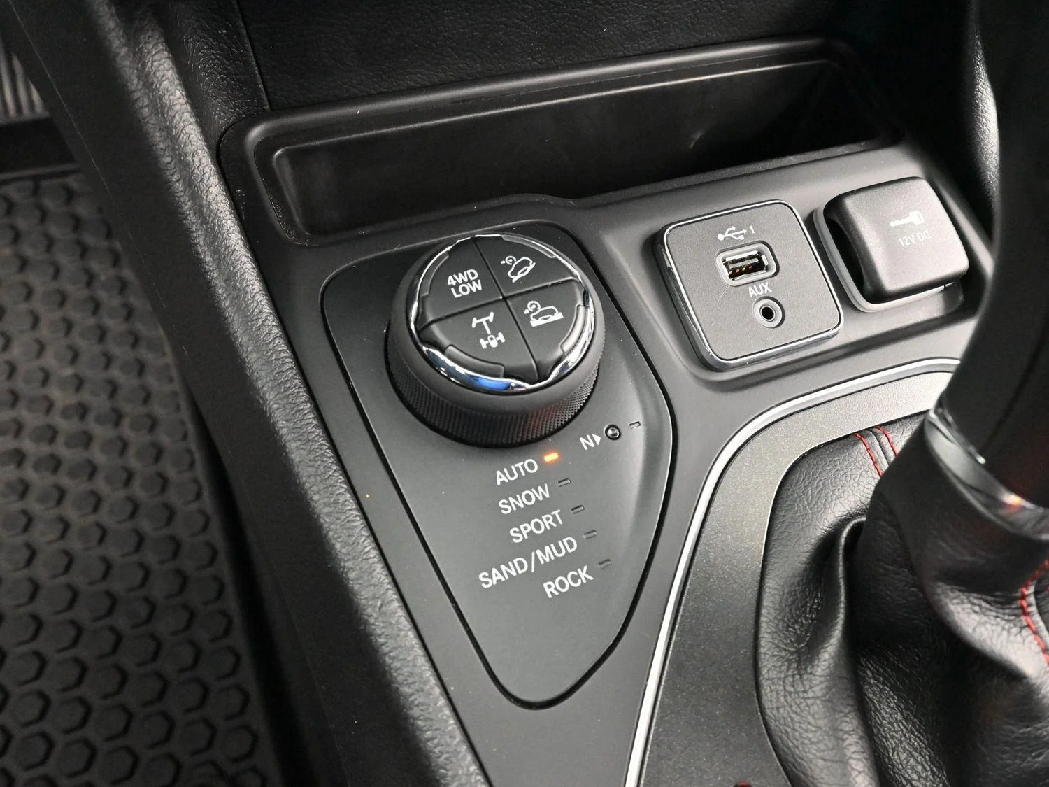 Used 2022 White Jeep Trailhawk image 23