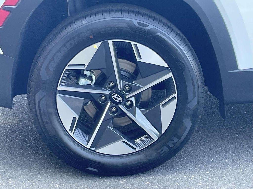 New 2026 White Hyundai SEL FWD image 8