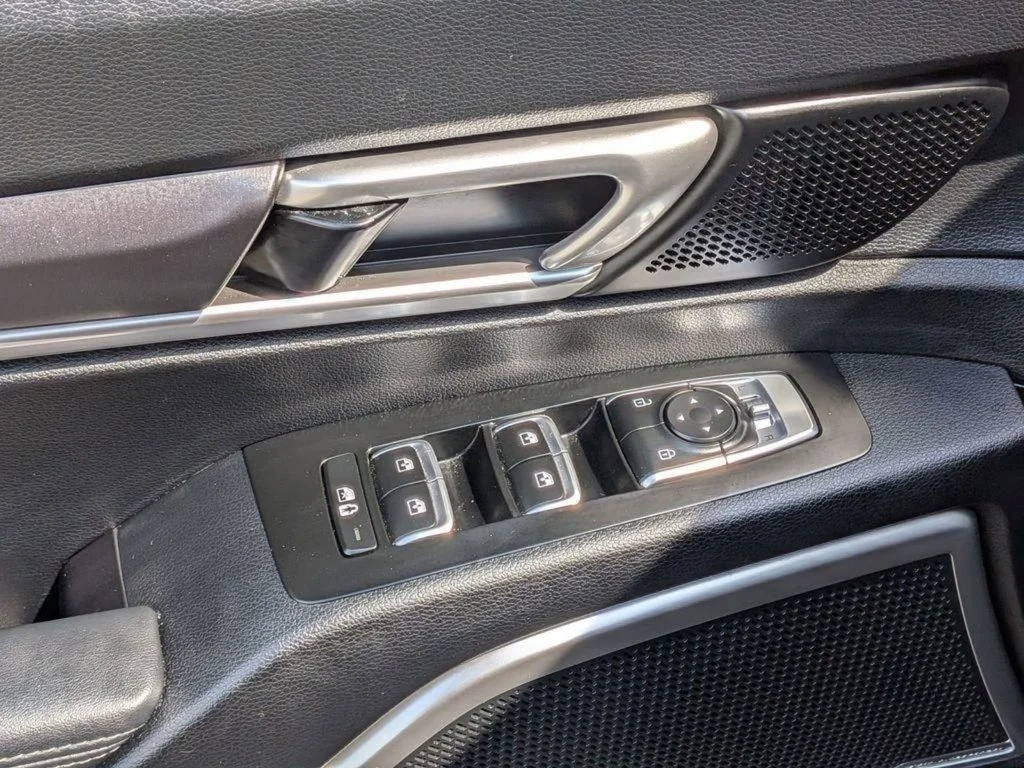 Used 2024 Black Kia S image 13