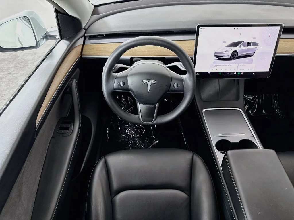 Used 2024 White Tesla Long Range image 23
