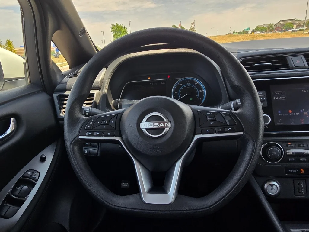 Used 2023 Glacier White Nissan S image 27
