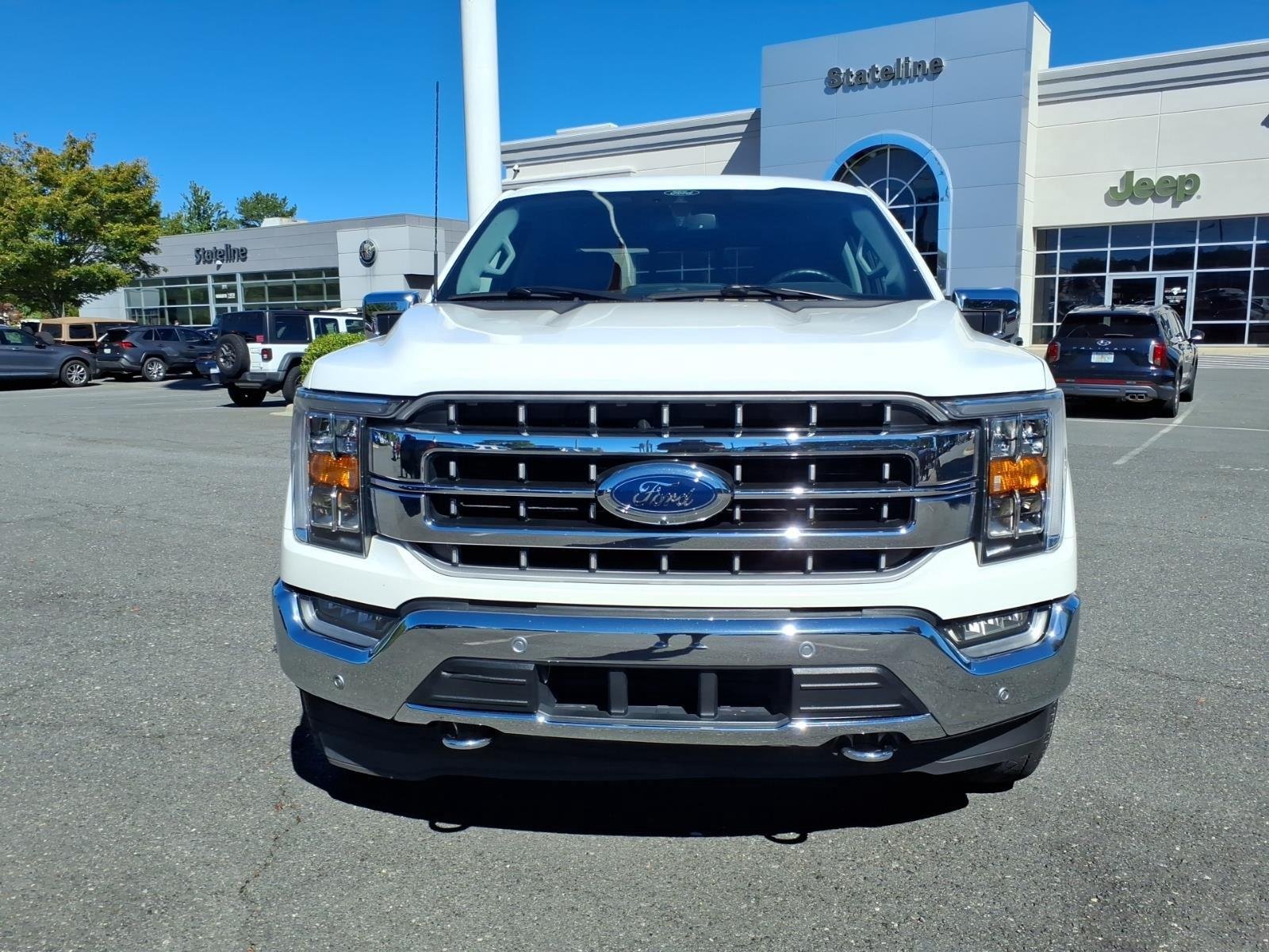 Used 2021 Star White Metallic Tri-Coat Ford LARIAT image 13