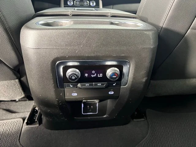 2022 GMC Yukon Denali - Photo 41