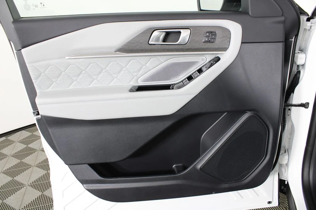New 2026 White Ford Platinum image 12