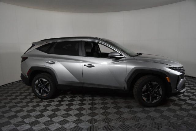 New 2026 Silver Hyundai SEL Premium AWD image 4