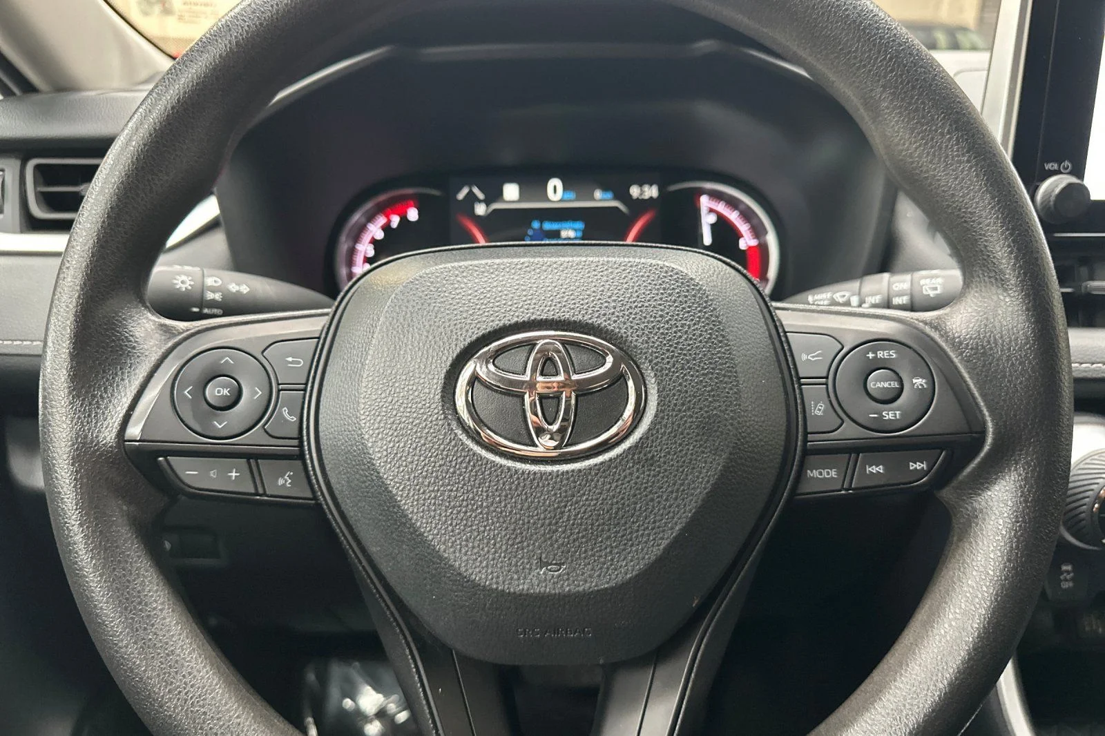 Used 2025 White Toyota XLE image 29
