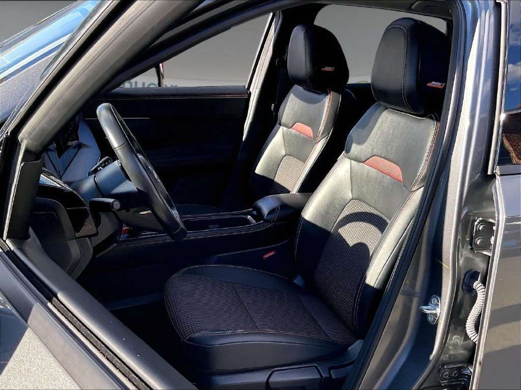 Used 2025 Gray Nissan SR image 10