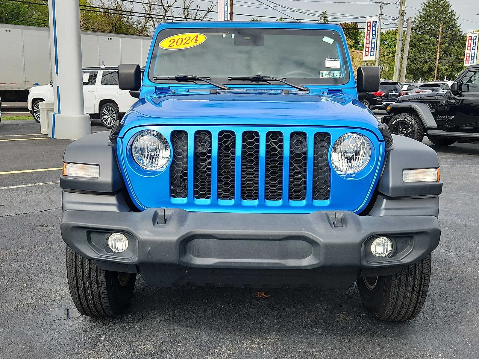 Used 2024 Hydro Blue Pearlcoat Jeep Sport S image 3