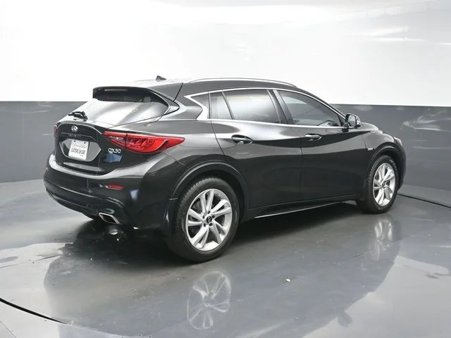 Used 2019 Black INFINITI LUXE image 7