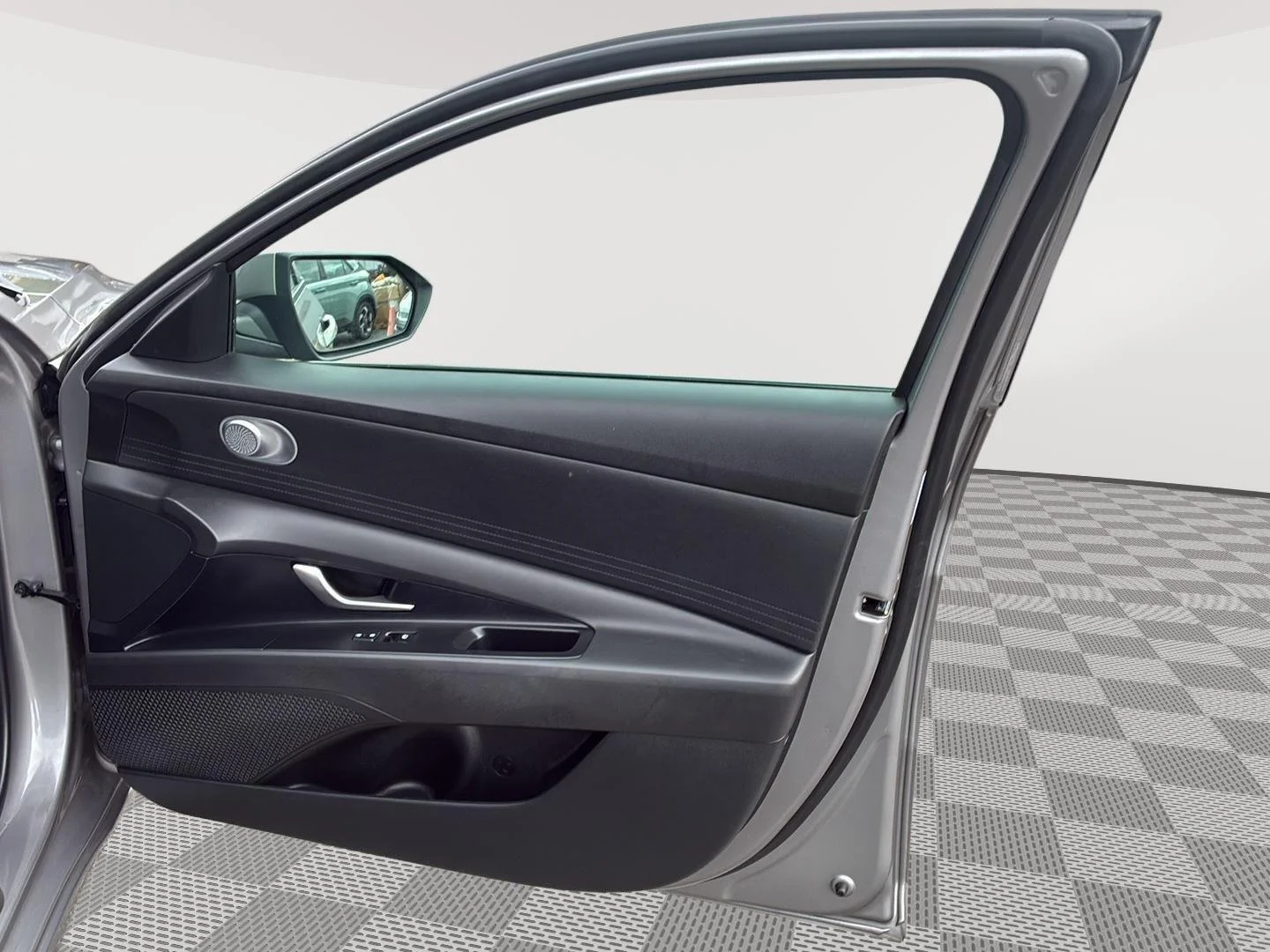 Certified Used 2024 Fluid Metal Hyundai SEL image 9