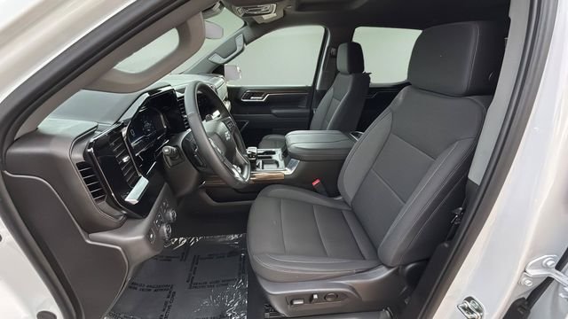 Used 2025 White Chevrolet RST image 19