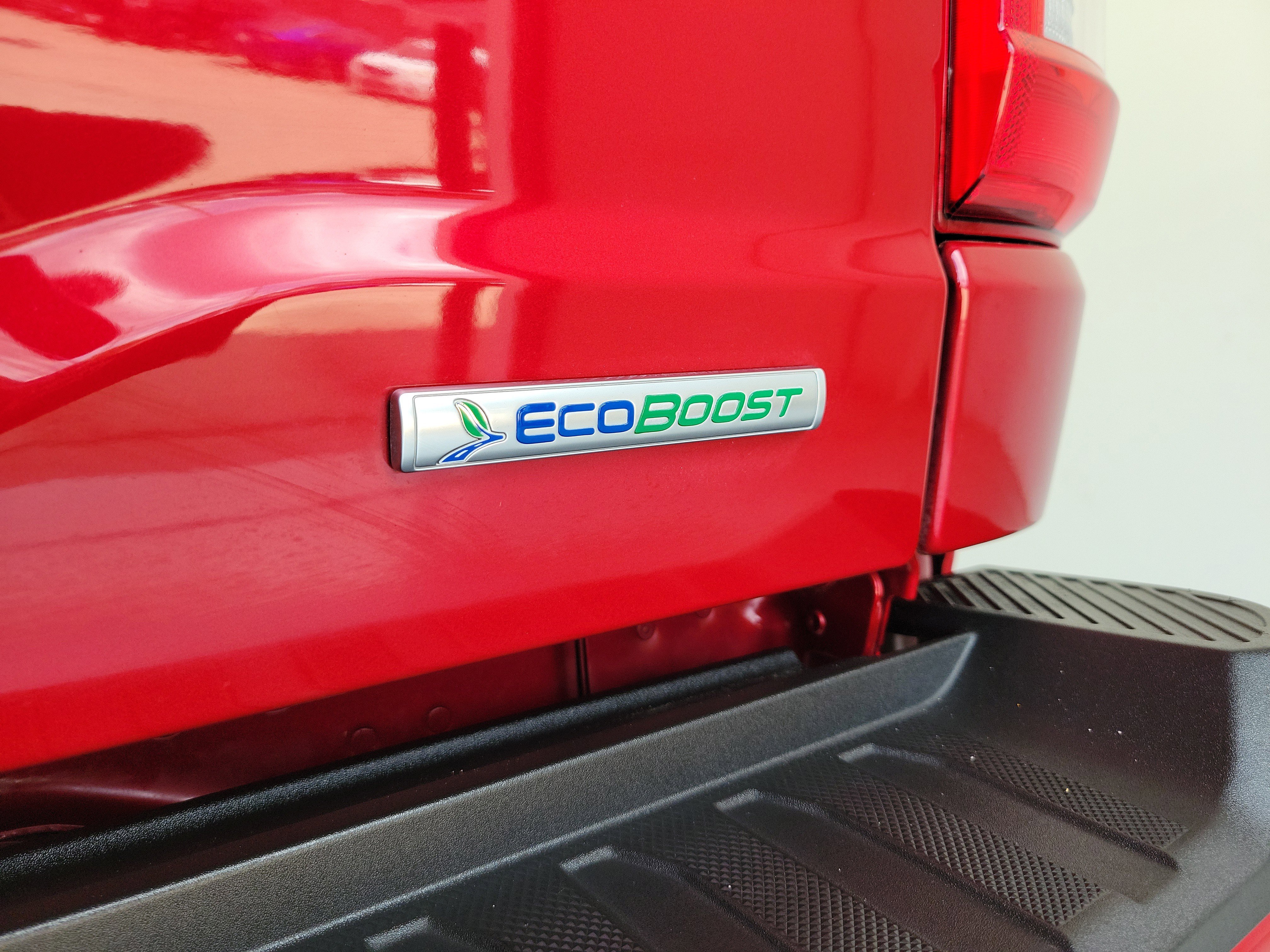 Used 2021 Rapid Red Metallic Tinted Clearcoat Ford Lariat image 8