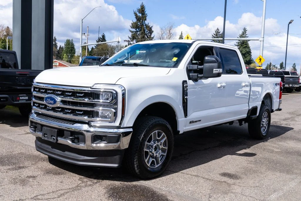 Used 2024 White Ford Lariat image 3