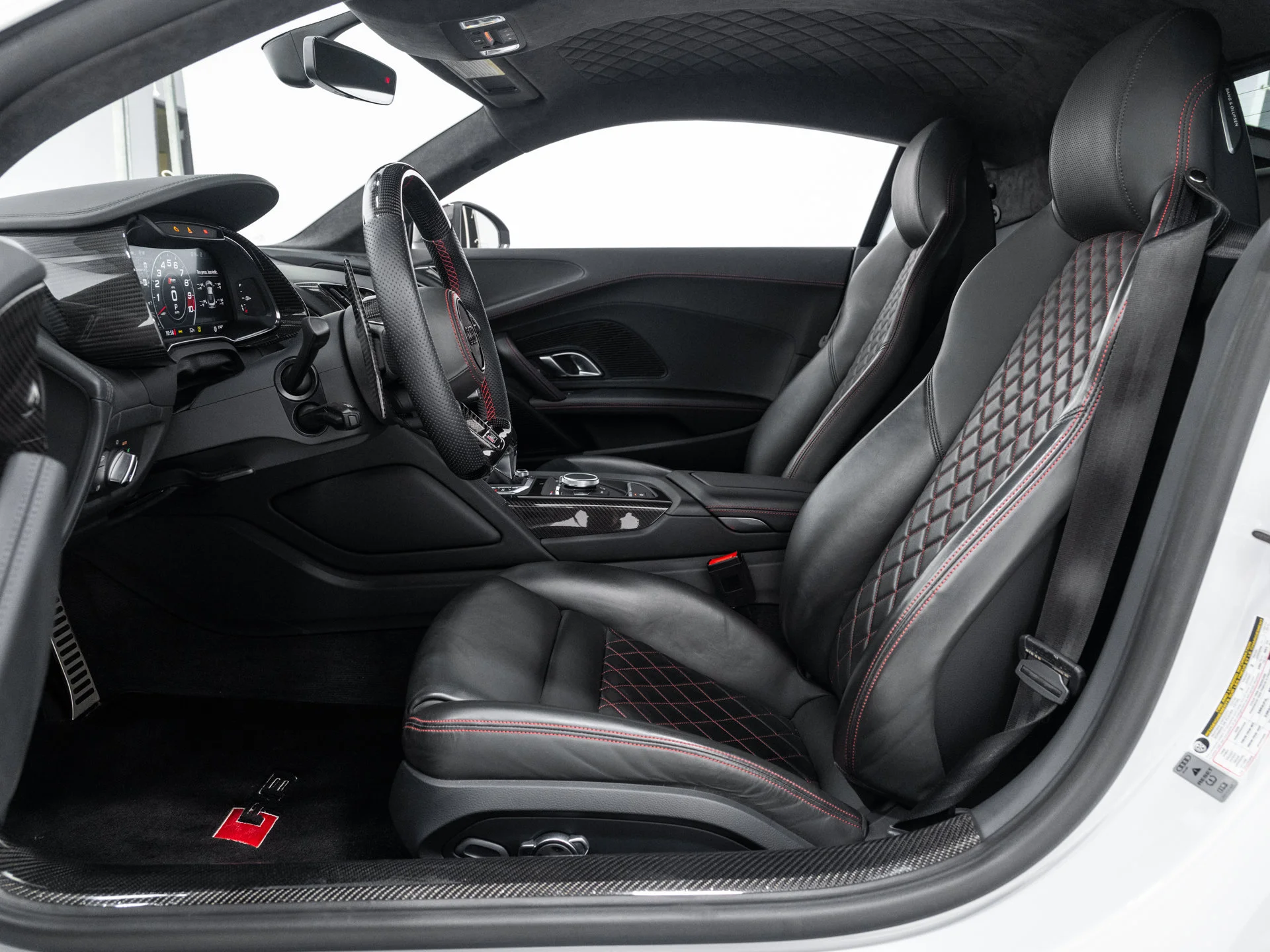 Used 2023 Suzuka Gray Metallic Audi V10 performance image 24