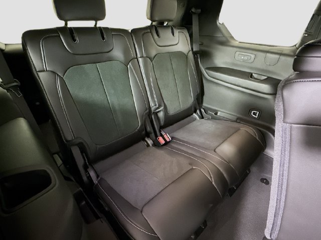New 2026 Velvet Red Pearl-Coat Exterior Paint Jeep Altitude image 26