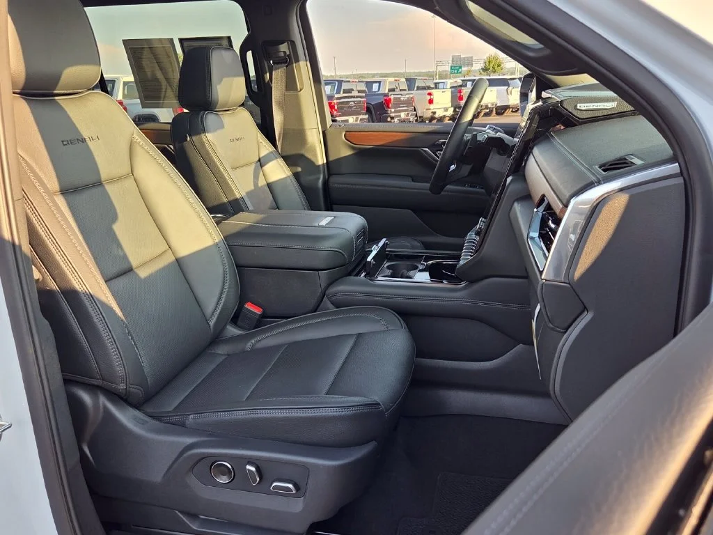Used 2026 Glacier White Tricoat GMC Denali image 18