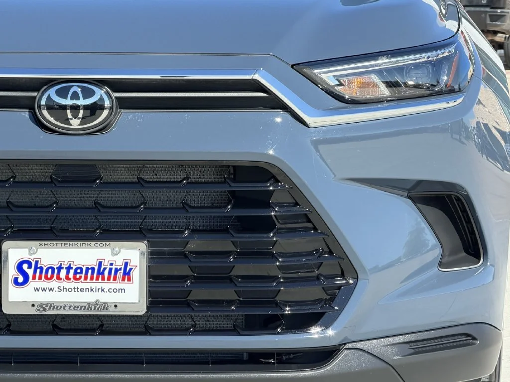 Used 2026 White Toyota XLE image 8